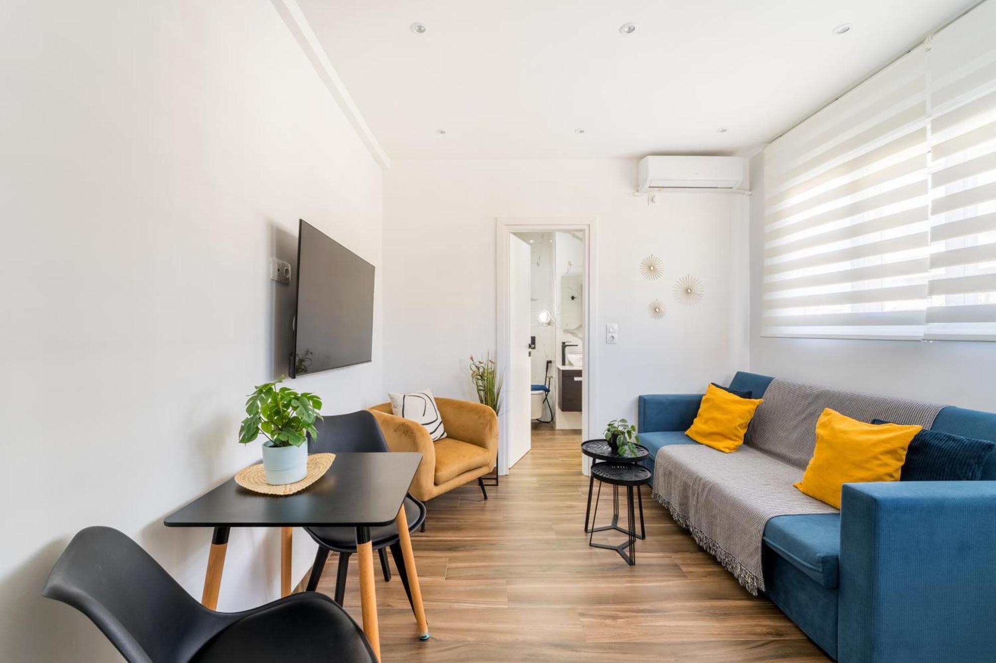 Blue Oasis - Jacuzzi Penthouse Apartment Athena Bagian luar foto