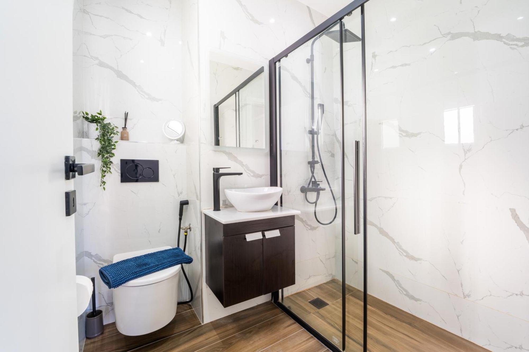 Blue Oasis - Jacuzzi Penthouse Apartment Athena Bagian luar foto